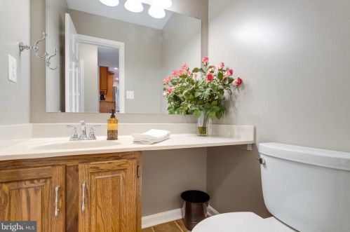 9305 Janphil Ln, Springfield VA  22153-3911 exterior