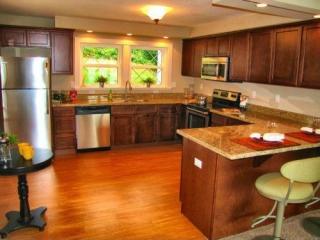 1236 Moorlands Dr, Tacoma, WA 98405-1100