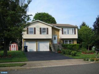 2 Donna Lynn Ln, Trenton, NJ 08648-2822