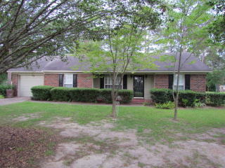 106 Longleaf Dr, Sylvester, GA 31791-7793