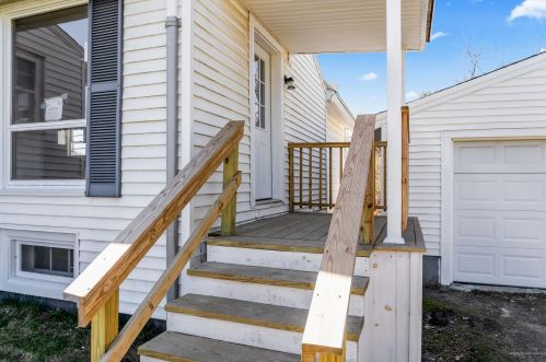 58 Old Winthrop Rd, Augusta, ME 04330-4922