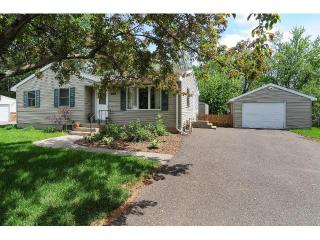 6193 Dell Ln, Saint Paul, MN 55125-1109
