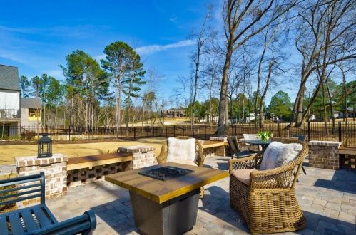 628 Crescent River Pass, Suwanee GA  30024 exterior