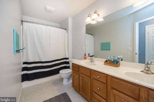 544 Bald Eagle Ct, Lancaster PA  17601-1180 exterior