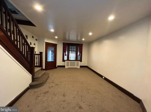 1229 56th St, Philadelphia, PA 19143-4034