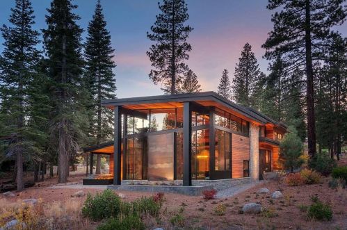 8745 Breakers Ct, Truckee, CA 96161-4262