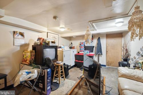 2119 Chelten Ave, Philadelphia PA 19138-2519 exterior