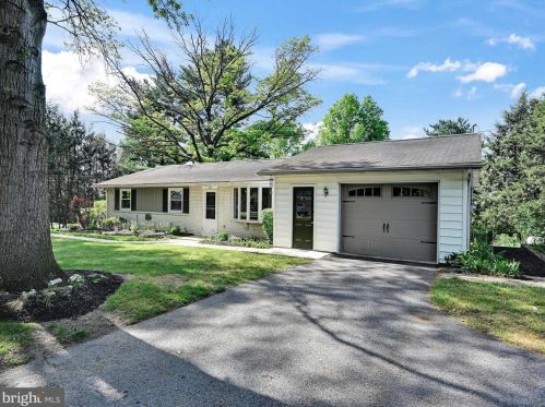134 Scenic View Dr, Ephrata PA  17522-9570 exterior