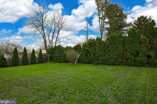 2860 Southwick Dr, Lancaster PA  17601-3549 exterior