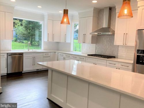 8010 Valley St, Silver Spring MD  20910-5243 exterior