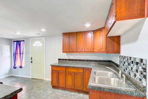 2417 Grape St, Joliet, IL 60435-1431
