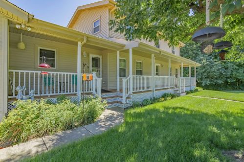 9445 Roanoak Dr, Rockford, IL 61107-2941