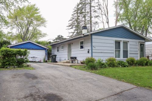 740 Houston Dr, Carpentersville, IL 60110-1518