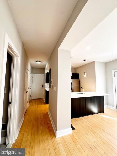 2332 Carpenter St, Philadelphia PA  19146-2502 exterior