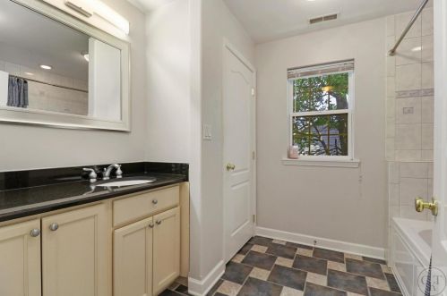 440 Delaware Cir, Lemont IL  60440-1471 exterior