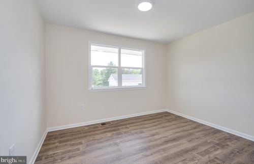 201 Pointfield Dr, Harpers Ferry WV 25425-5173 exterior