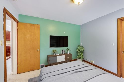 7049 Keeney St, Niles IL  60714-3037 exterior