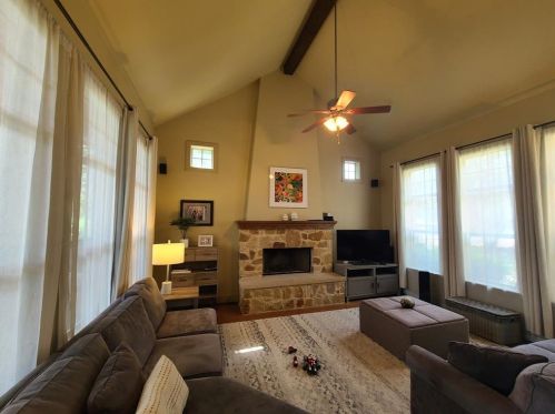 15102 Flamingo Dr, Austin TX  78734-4706 exterior