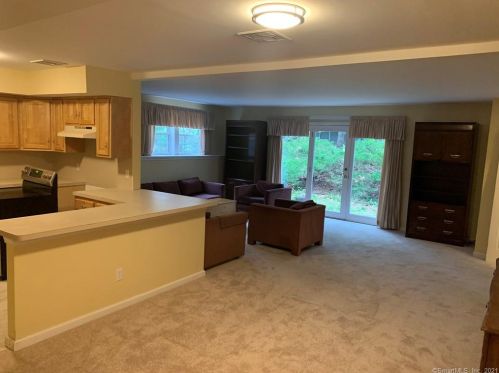464 Ironwood Trl, Huntington CT  06484-2840 exterior