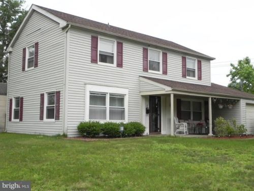 1 Bucknell Ln, Willingboro, NJ 08046-1601