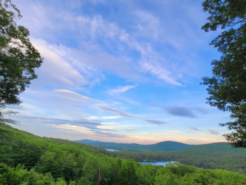 3 Lakeview Dr, Madison, NH 03849-5513