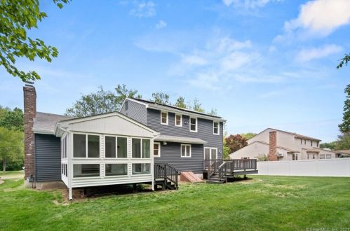 208 Lefoll Blvd, Wapping CT  06074-4261 exterior