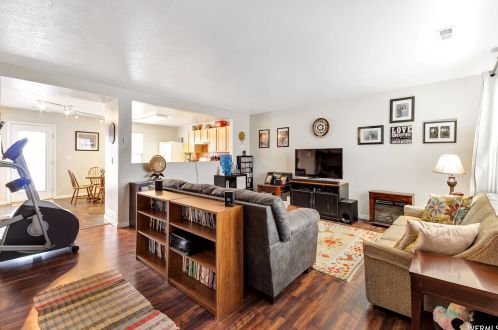 1983 2225, Clearfield, UT 84015-5738