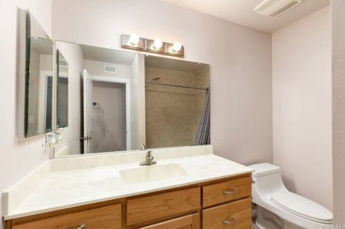 8205 Tamarind Ln, Riverside CA  92509-5179 exterior