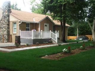 16611 Benson Rd, Seattle, WA 98055-5136
