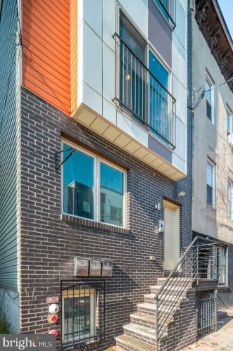 1220 28th St, Philadelphia PA  19146-0036 exterior