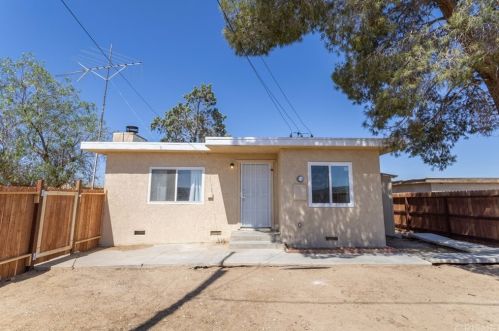 46460 140th St, Lancaster, CA 93535-8748