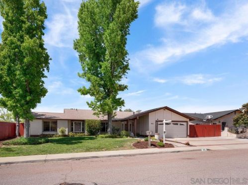 800 Ladysmith Dr, El Cajon, CA 92020-7734
