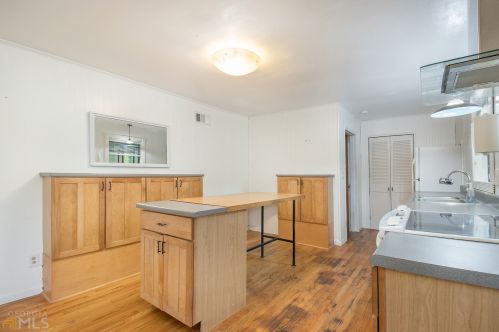 5115 Derrick Rd, Atlanta GA  30349-1614 exterior