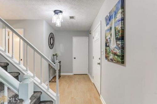 465 Maid Marion Ln, Stone Mountain, GA 30087-5205