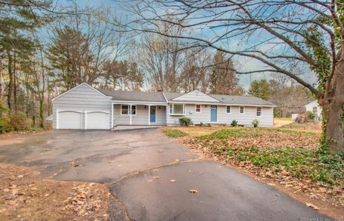 101 Fairlawn Rd, Glastonbury, CT 06033-2427