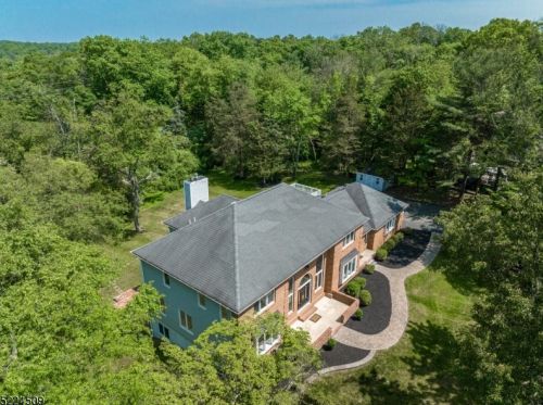 6 Fairfax Ct, Flemington, NJ 08822-4913
