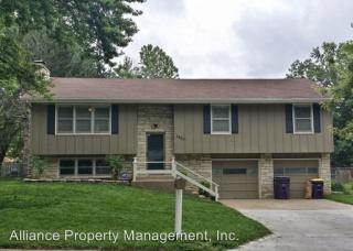 1326 Givens Rd, Manhattan KS  66503-2541 exterior