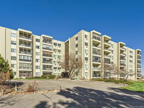 13992 Marina Dr, Denver CO 80014-5511 exterior