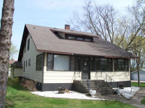 208 Cherry St, Bertha, MN 56437-1900