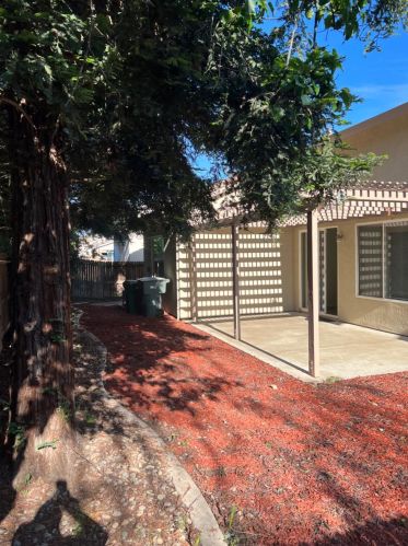 1238 Esplanade Dr, Merced CA  95348-9516 exterior