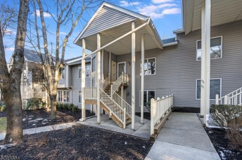 123 Westchester Ter, Annandale, NJ 08801-1632