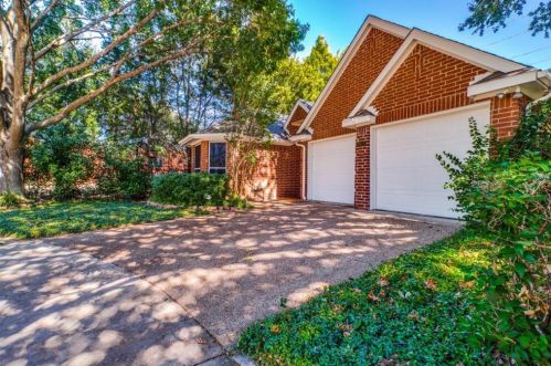 3815 Canot Ln, Addison, TX 75001-7904