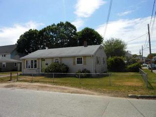 20 Rosella Ave, Pawtucket, RI 02861-4224