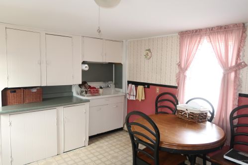 57 Washington St, Augusta, ME 04330-4242