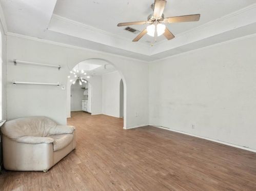 1212 Lilac St, Fort Worth TX  76110-2039 exterior