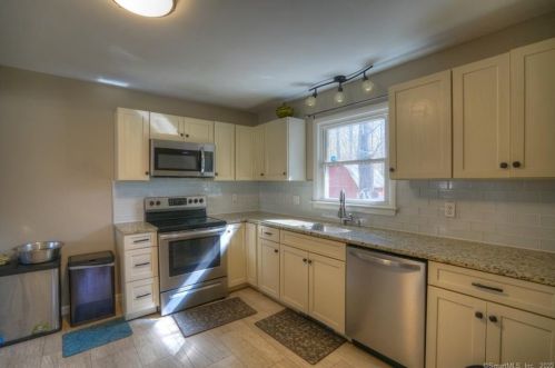 54 Norman Dr, Gales Ferry, CT 06335-1520