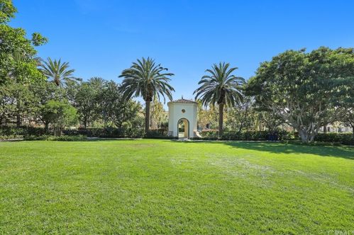 108 Spanish Lace, Irvine CA  92620-3424 exterior