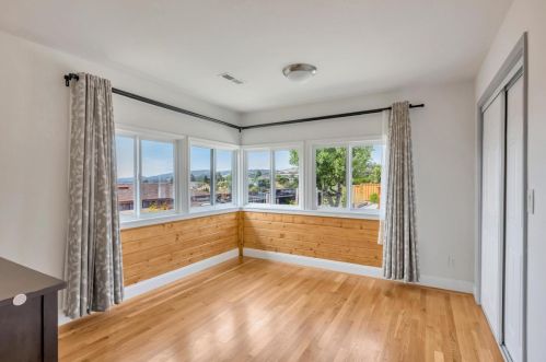 1924 Marineview Dr, San Leandro CA 94577-5315 exterior