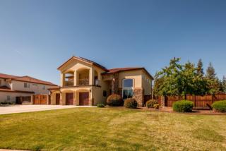 2579 Rall Ave, Clovis, CA 93611-8936