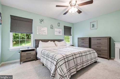 319 Devon Dr, Lancaster PA  17603-4609 exterior